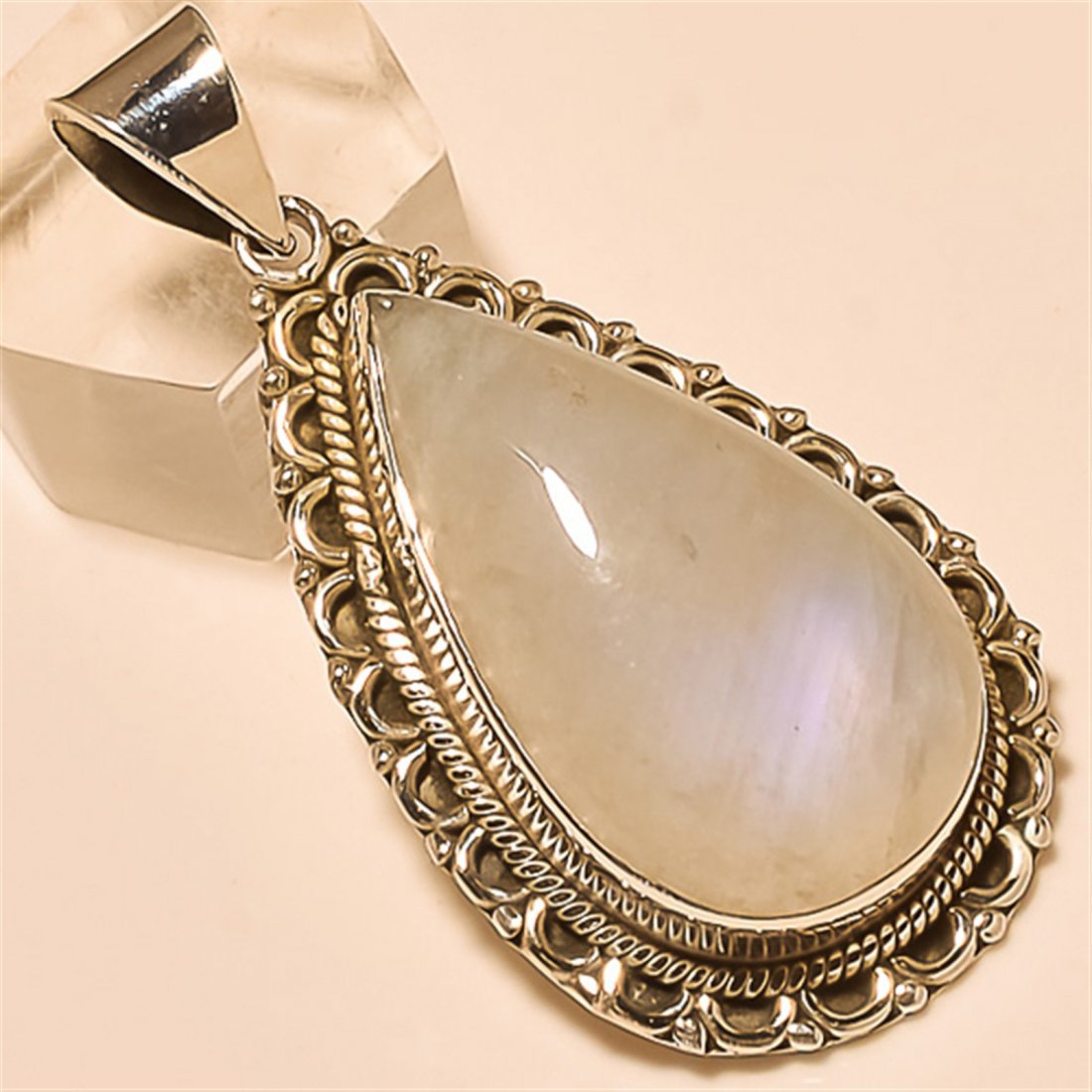 Moonstone Pendant Solid Sterling Silver: Moonstone Pendant Solid Sterling Silver Length:2 inch Weight:12 gram #P-168