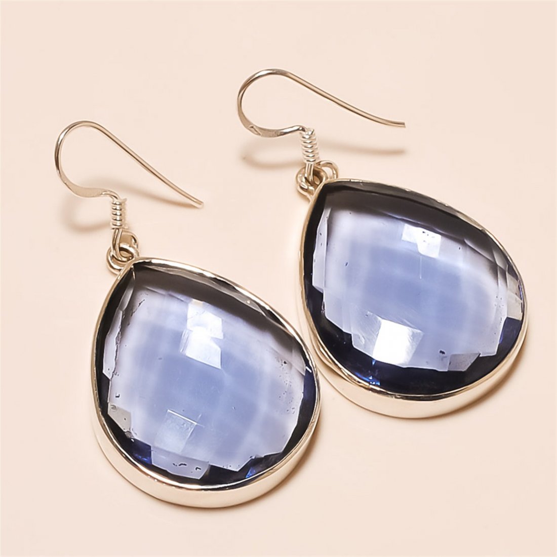 iolite quartz Earring Solid Sterling Silver: iolite quartz Earring Solid Sterling Silver Length:1.25 inch Weight:16 gram #E-174