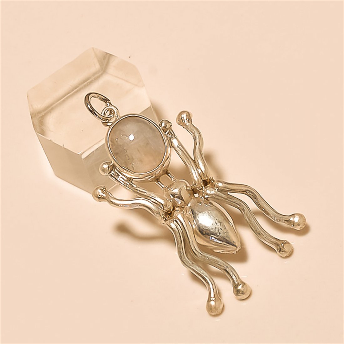 Moonstone Pendant Solid Sterling Silver: Moonstone Pendant Solid Sterling Silver Length:1.75 inch Weight:7 gram #P-115