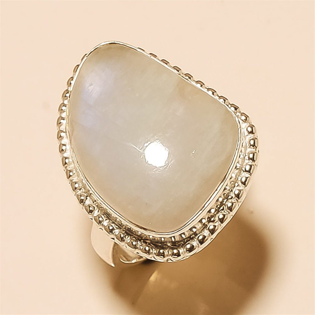 Moonstone RING Solid Sterling Silver: Moonstone RING Solid Sterling Silver Length:0.75inch Weight:8gram #R-106