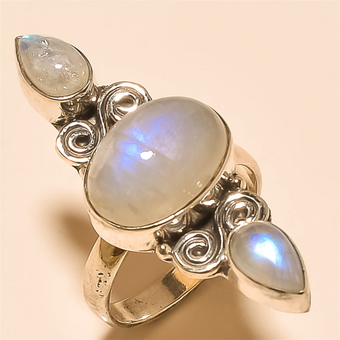Moonstone RING Solid Sterling Silver: Moonstone RING Solid Sterling Silver Length:1.5inch Weight:7gram #R-154