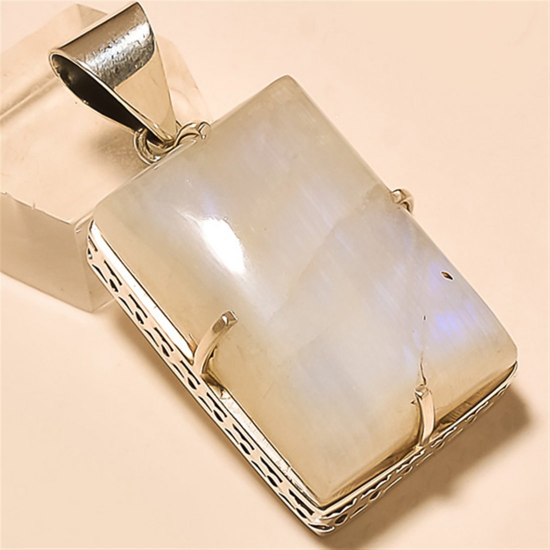 Moonstone Pendant Solid Sterling Silver: Moonstone Pendant Solid Sterling Silver Length:1.75 inch Weight:18 gram #P-006