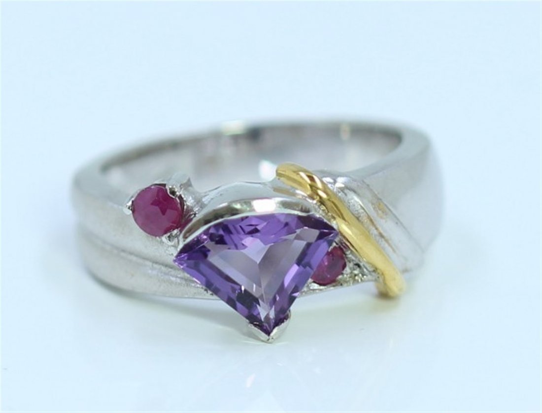 sterling Silver .925 amethyst with ruby Gem stone Ring: sterling Silver .925 amethyst with ruby Gem stone Ring 6.27 gram