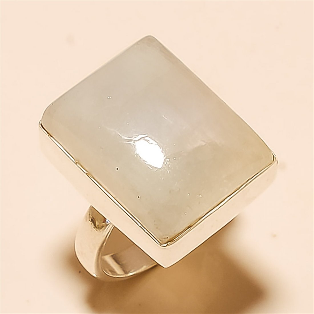 Moonstone RING Solid Sterling Silver: Moonstone RING Solid Sterling Silver Length:1inch Weight:9gram #R-092