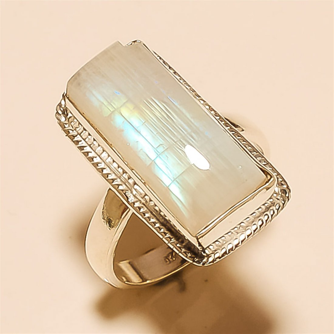 Moonstone RING Solid Sterling Silver: Moonstone RING Solid Sterling Silver Length:0.75inch Weight:7gram #R-062