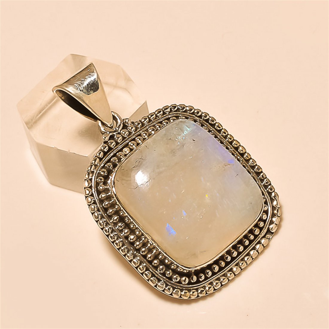 Moonstone Pendant Solid Sterling Silver: Moonstone Pendant Solid Sterling Silver Length:1.75 inch Weight:14 gram #P-125