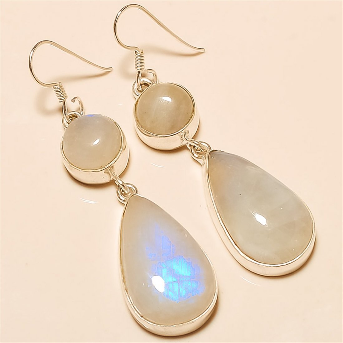 Moonstone Earring Solid Sterling Silver: Moonstone Earring Solid Sterling Silver Length:2.25 inch Weight:15 gram #E-040