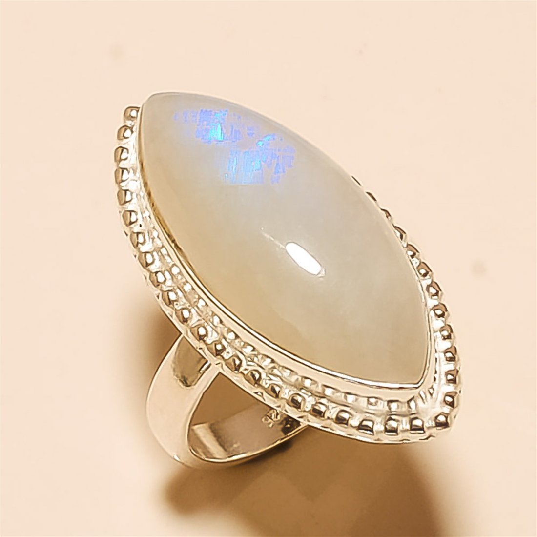 Moonstone RING Solid Sterling Silver: Moonstone RING Solid Sterling Silver Length:1inch Weight:8gram #R-136