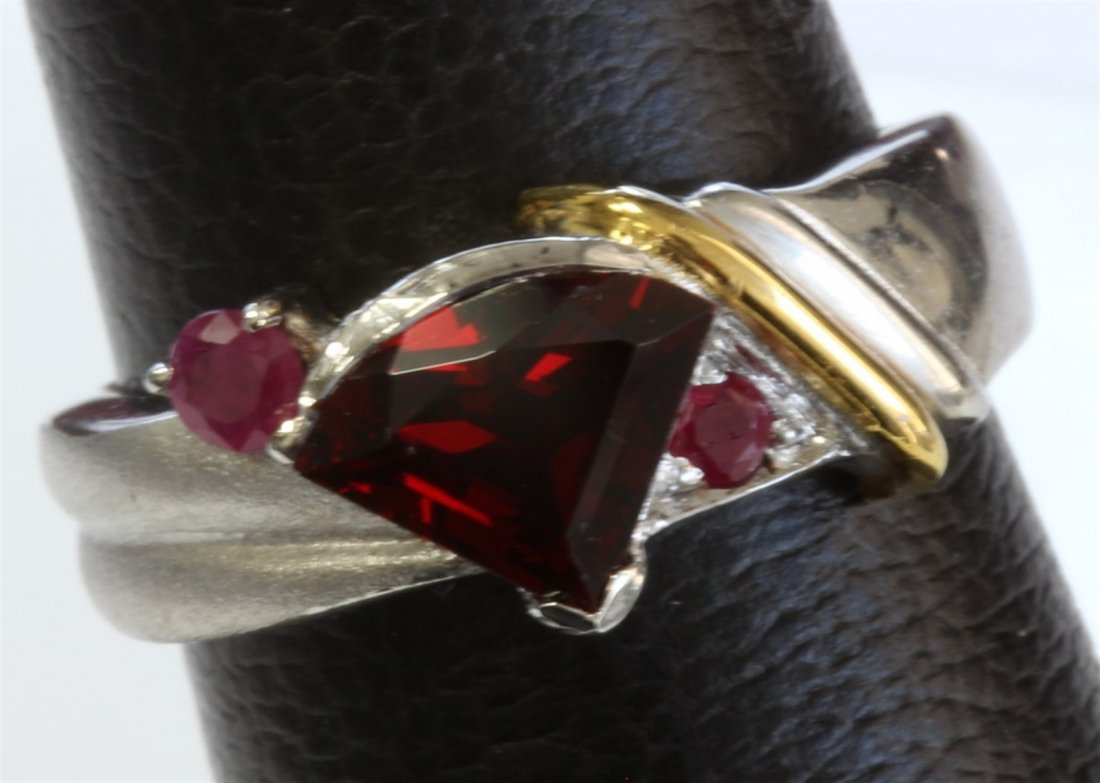 Sterling Silver .925 Garnet W/ Ruby Ring Two Toned: Sterling Silver .925 Garnet W/ Ruby Ring Two Toned