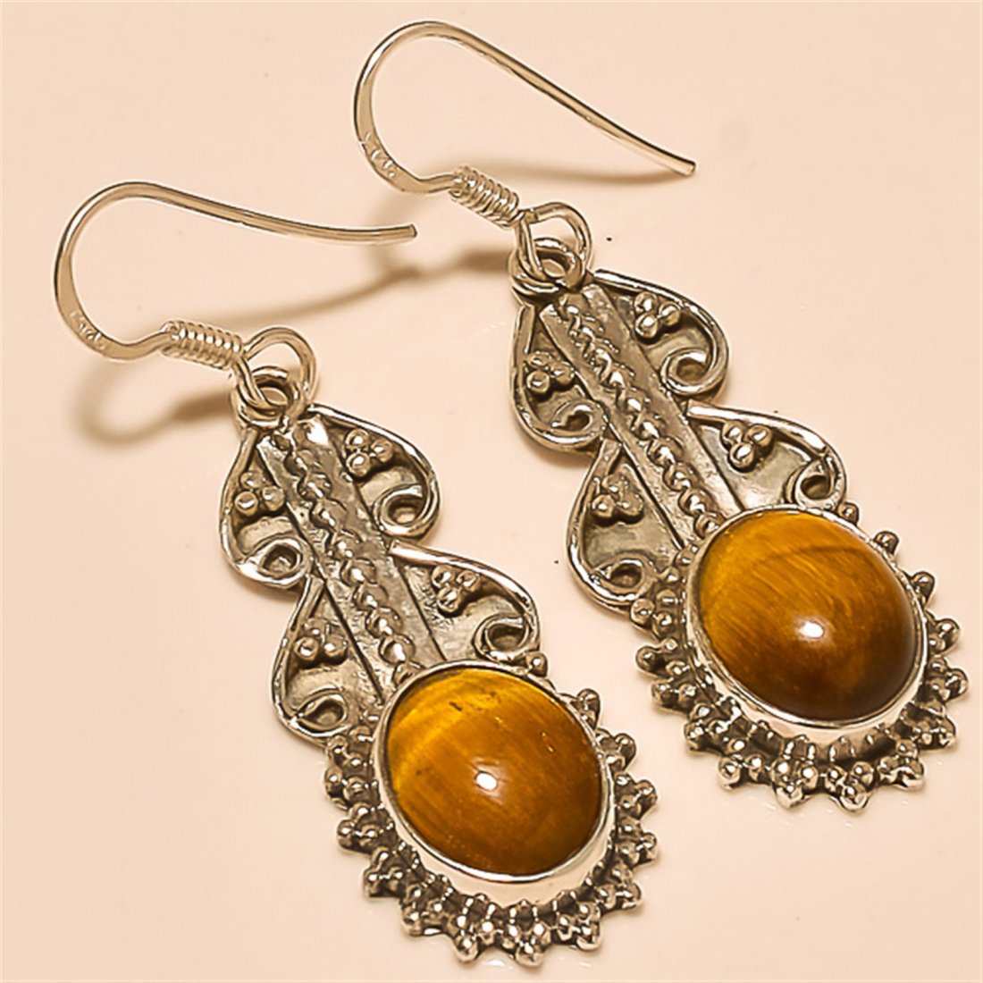 Tiger Eye Earring Solid Sterling Silver: Tiger Eye Earring Solid Sterling Silver Length:1.75 inch Weight:6 gram #E-067