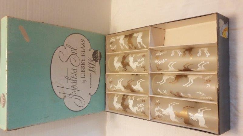 7 Libbey Cavalcade Tumbler Glass Horses White Gold: Cir 1953 Box Lovely mid century 7" tumblers in the Hostess box. The glasses are in great shape having been kept in the box, but the box has quite a bit of wear. We have noted the wear in photos. These