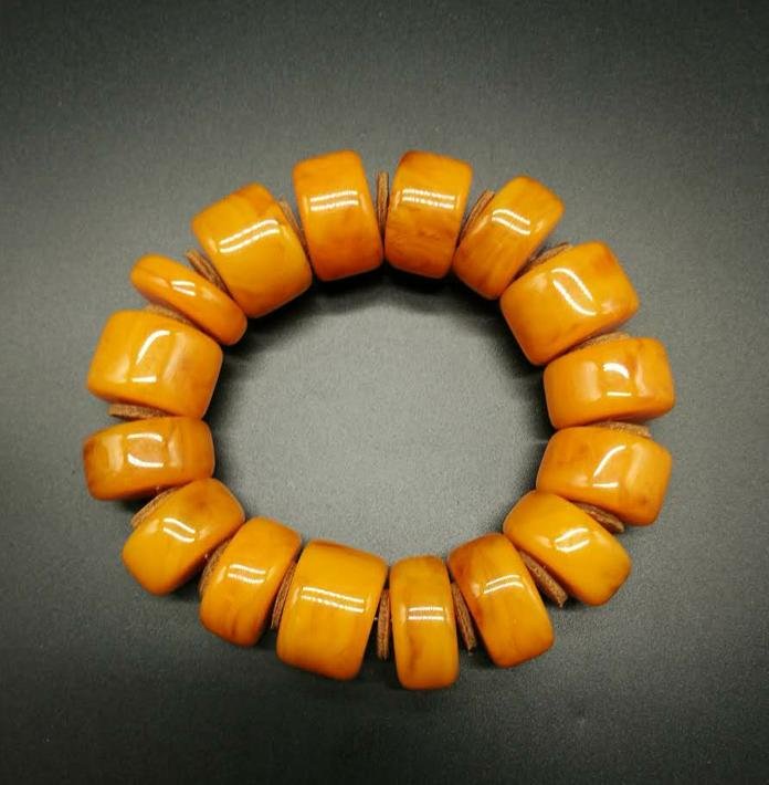 Chinese Amber Bracelet (1 of 5)