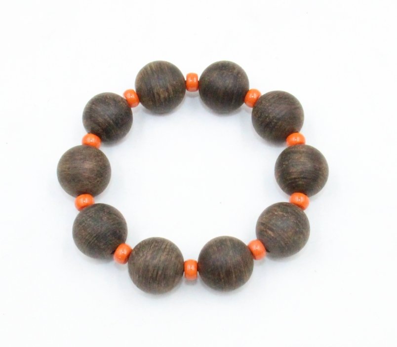 Chinese Chenxiang Bracelet (1 of 3)