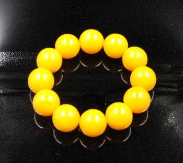 Chinese Amber Bracelet (1 of 4)