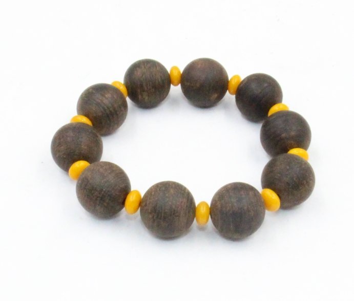 Chinese Chenxiang Bracelet (1 of 4)