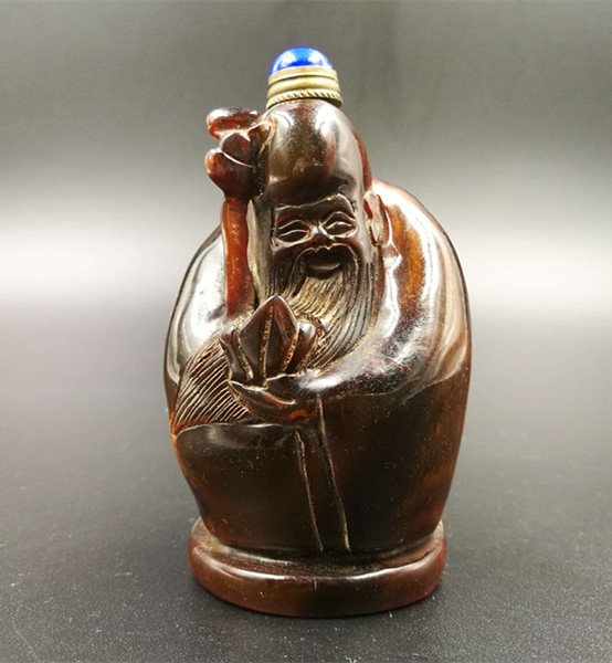 Chinese animal horn snuff bottle (1 of 5)