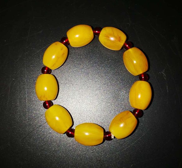 Chinese Amber Bracelet (1 of 4)