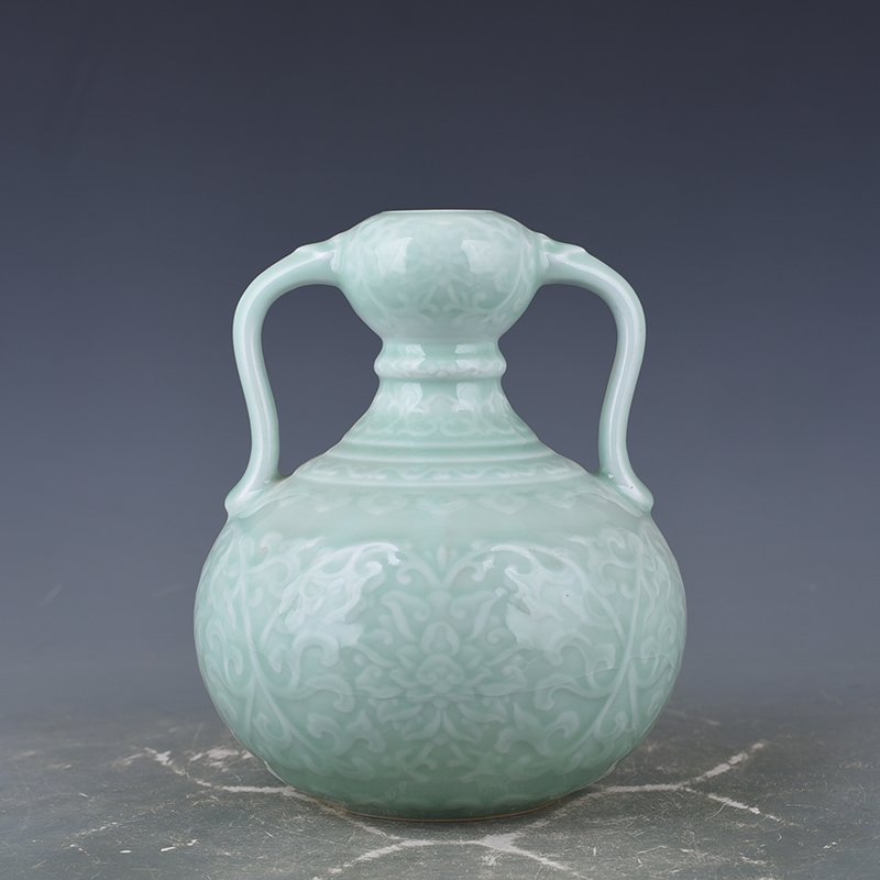 Chinese Longquan Glazed Vase (1 of 7)