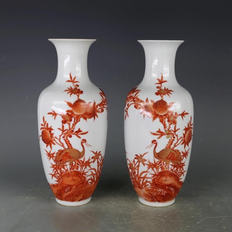 Pair of Chinese Red And White Porcelain Vase: Pair of Chinese Red And White Porcelain Vase.Height:26cm,Belly diameter:10cm