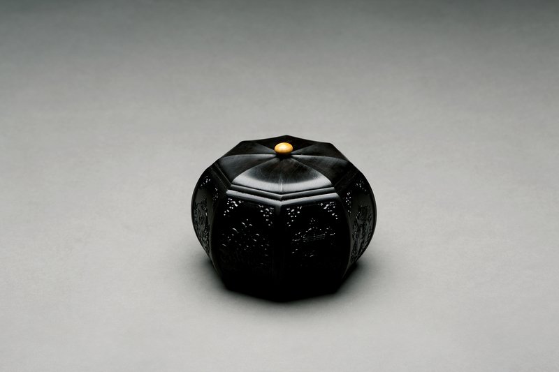 Chinese Beautiful Carved Wood Lidded Box (1 of 4)