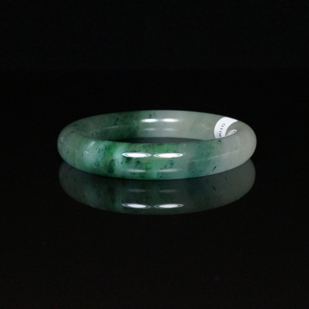 Chinese Jade Bangle Bracelet (1 of 5)