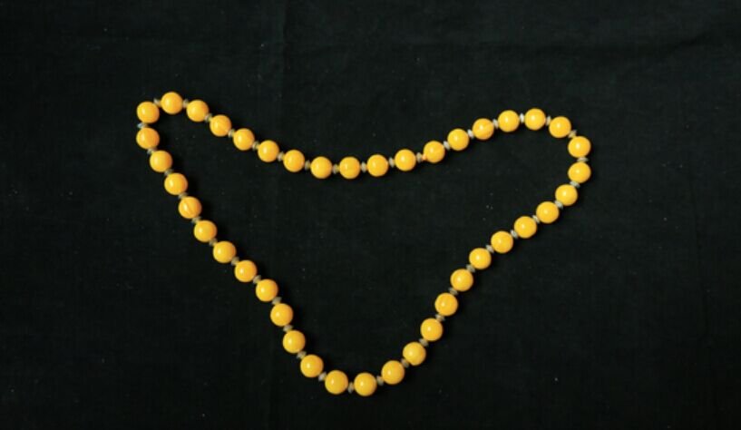 Chinese Amber Buddhist Prayer Beads: Chinese Amber Buddhist Prayer Beads Dimensions (length): 38 cm