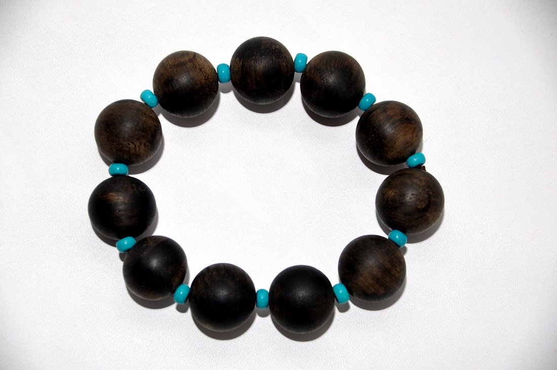 Chinese Chenxiang Bracelet (1 of 2)