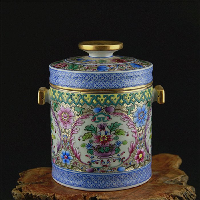 QING DYNASTY ENAMELED DECORATED COVERED SOUP BOX (1 of 5)