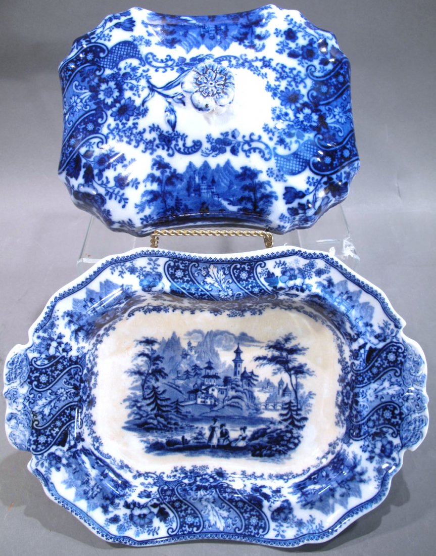 BURGESS & LEIGH MIDDLEPORT POTTERY NON PARIEL FLOW BLUE: BURGESS & LEIGH MIDDLEPORT POTTERY NON PARIEL FLOW BLUE COVERED TUREEN. 12"d.