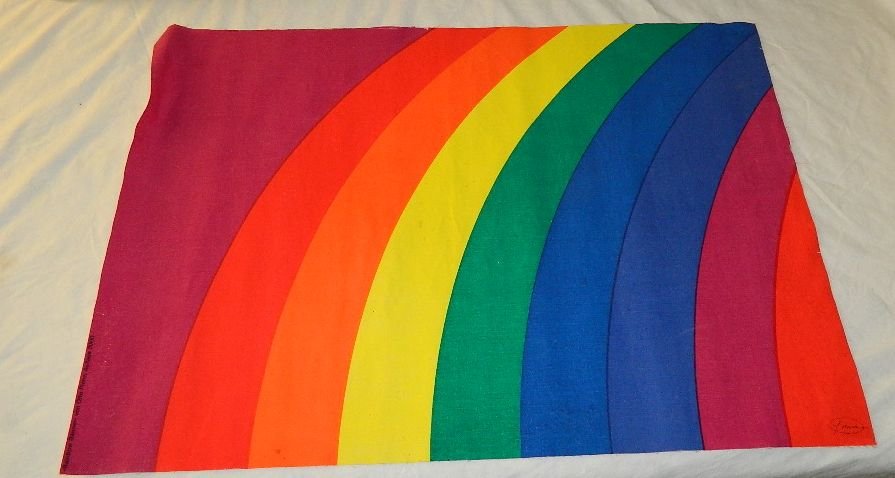 Otto Pienne 1973 Rainbow Banner Screen Printing: Screen printing rainbow banner by Otto Piene. Limited to 2000. Name in lower right corner and side has stamped " VONOTTO PIENE, AUGLAGE 2000"This artist created a 1600ft rainbow sculpture that lit u