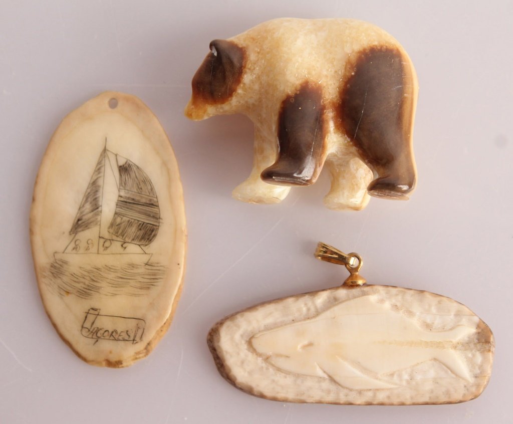 3 PENDANT FIGURES - CARVED & SCRIMSHAW: 3 PENDANT FIGURES - CARVED & SCRIMSHAW 1 scrimshaw ship pendant, 1 whale pendant, and 1 carved bear figure. Size: 33 to 42mm Shipping / Pickup: We Can Ship This Item