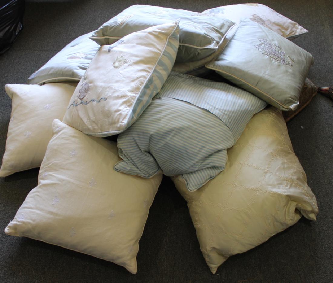 12 BEACH THEME TROW PILLOWS (1 of 4)