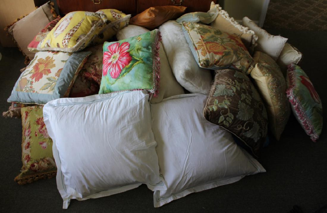 32 THROW PILLOWS (1 of 6)