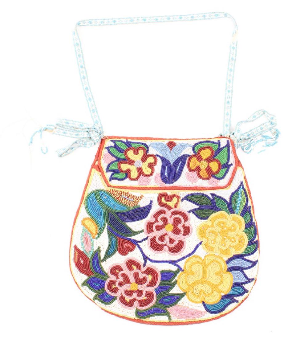 EARLY 20TH CENTURY SIOUX BEADED PURSE (1 of 4)