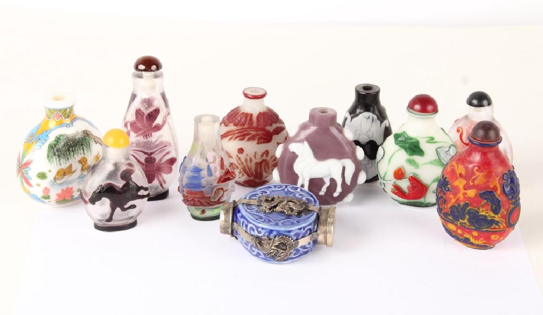 11 CHINESE PEKING GLASS PORCELAIN SNUFF BOTTLES (1 of 5)
