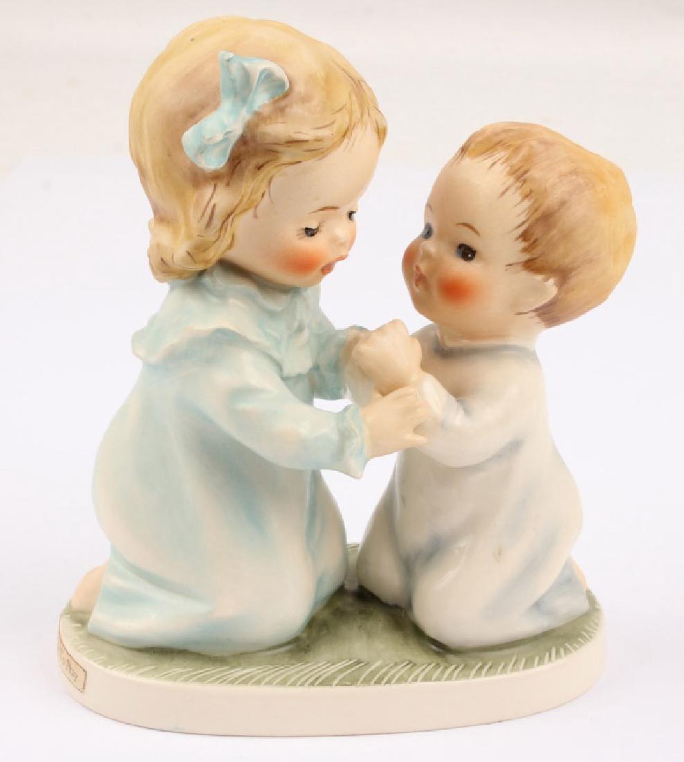 GOEBEL HUMMEL FIGURINE 46 THE WAY TO PRAY (1 of 4)