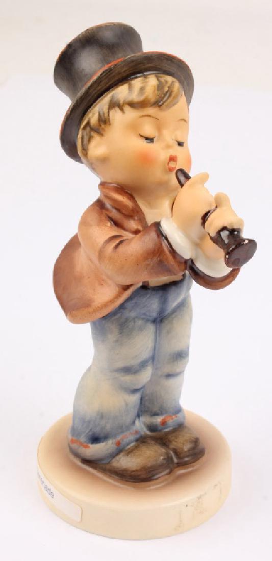 GOEBEL HUMMEL FIGURINE 85 SERENADE (1 of 5)