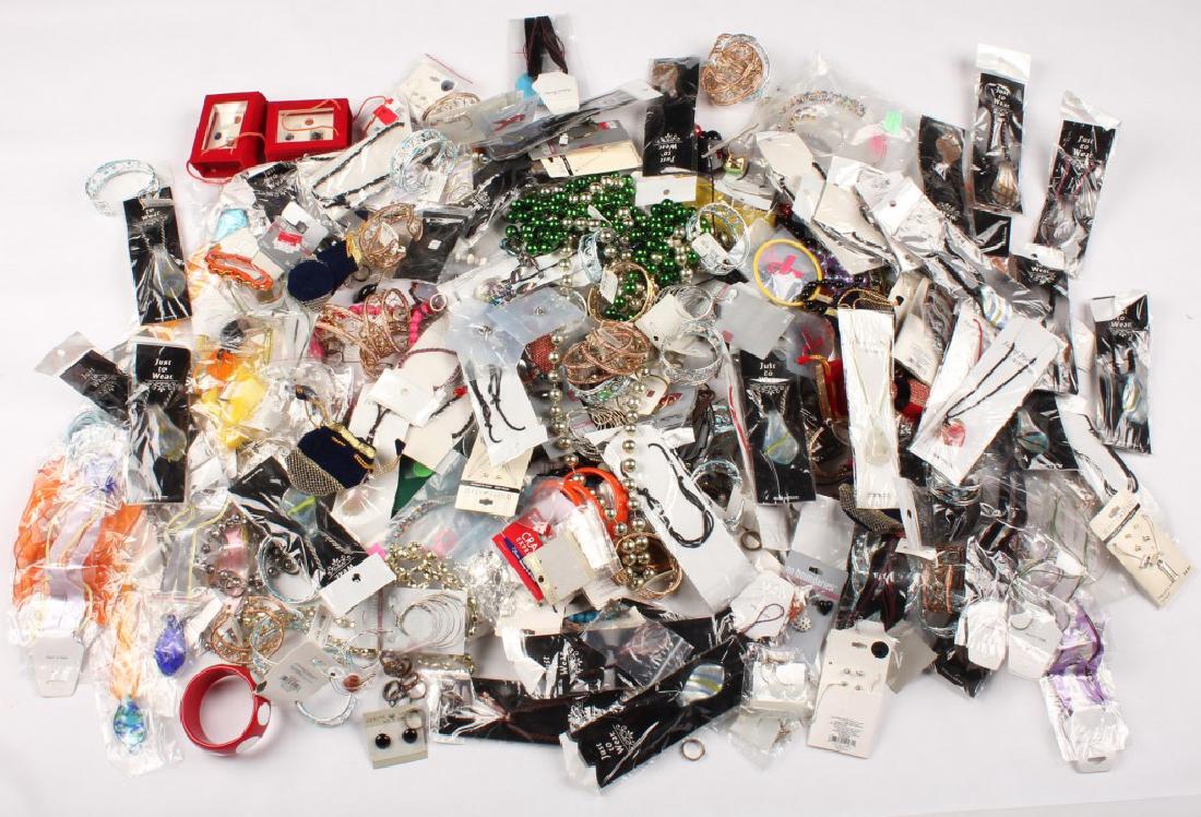 ASSORTED COSTUME FASHION JEWELRY 10.5 LBS (1 of 12)