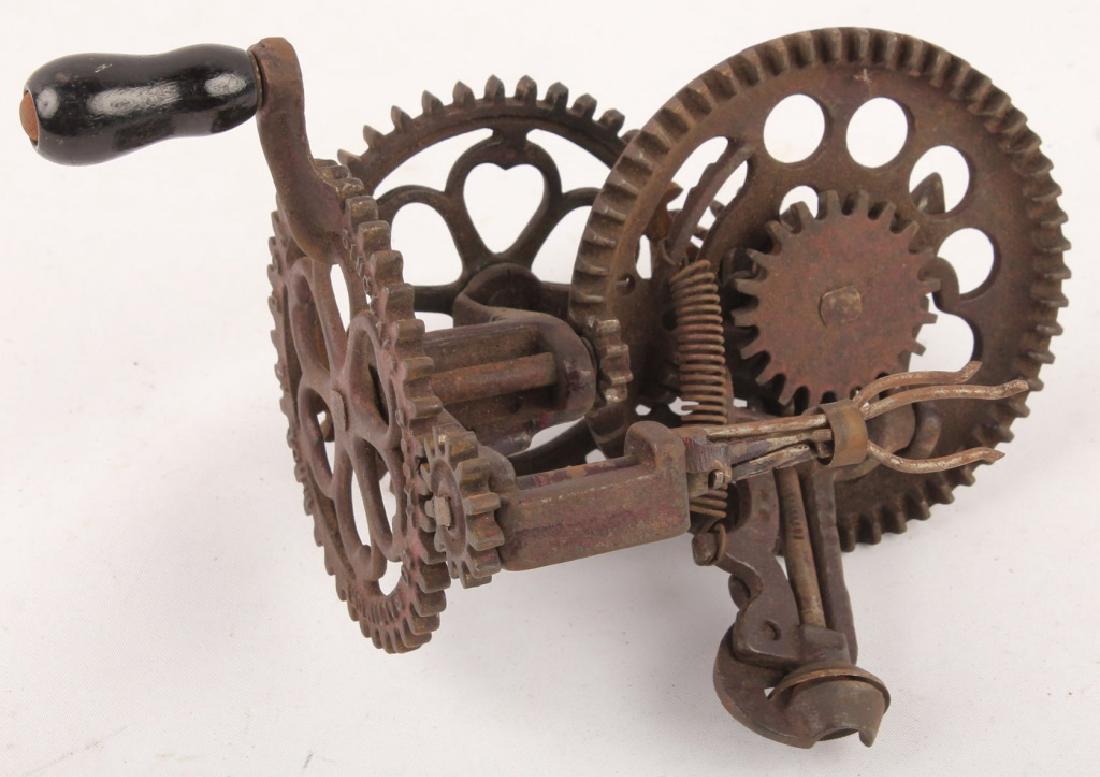 SINCLAIR SCOTT CO. CAST IRON APPLE PEELER