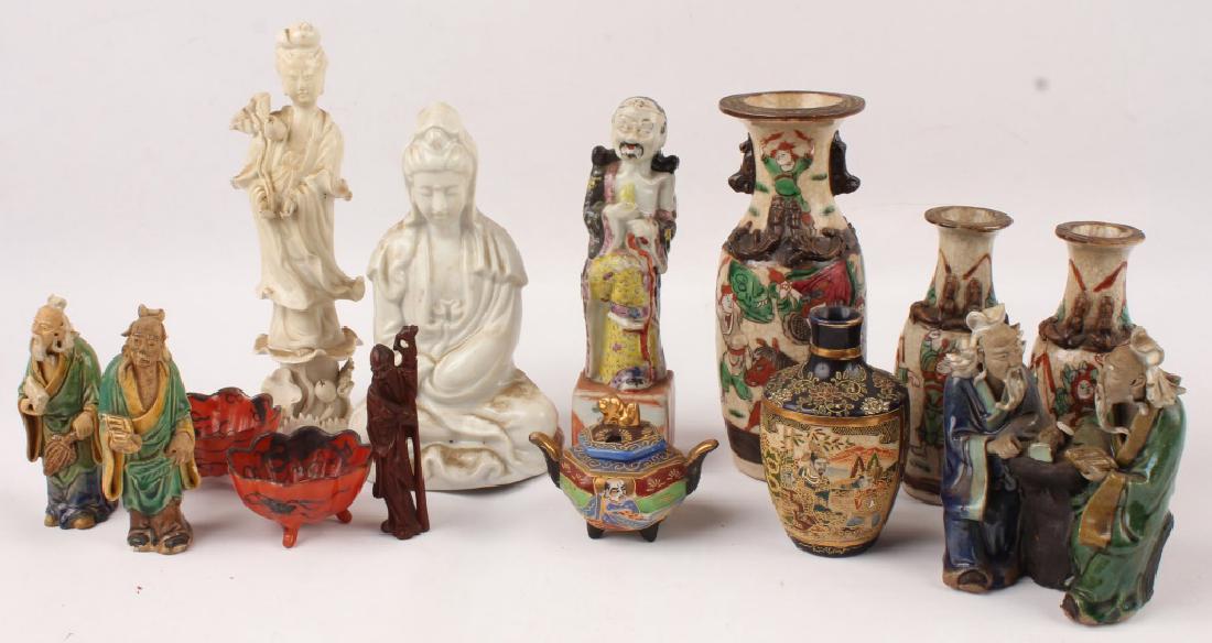 CHINESE PORCELAIN CERAMIC WOOD FIGURINES VASES (1 of 3)