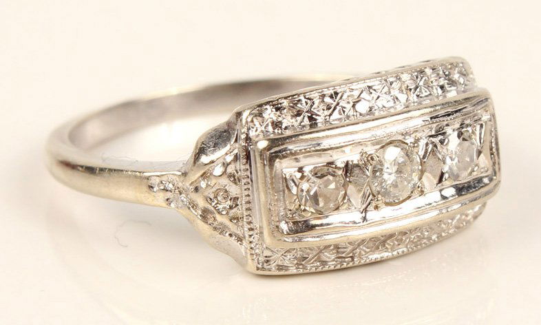 LADIES ANTIQUE PLATINUM DIAMOND FASHION RING (1 of 4)