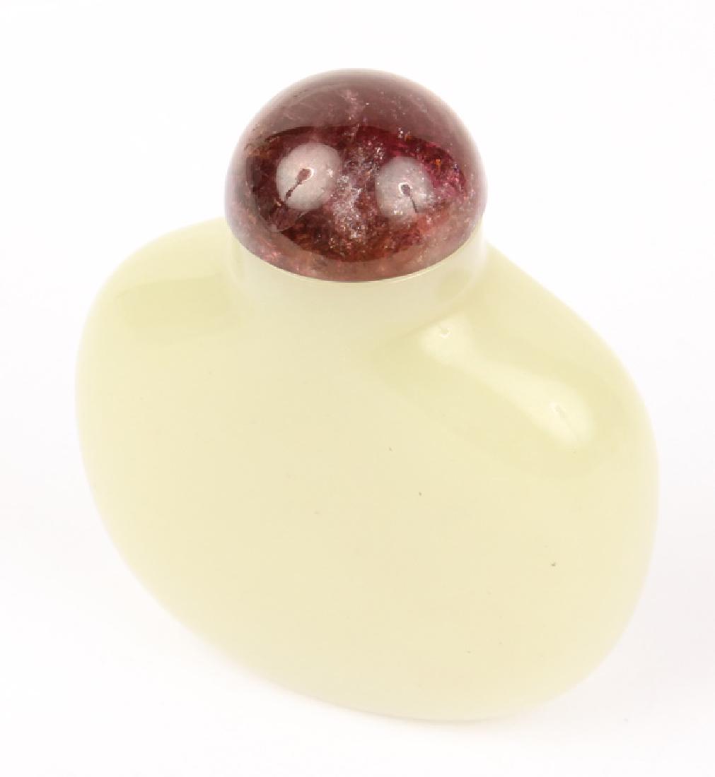 GREEN JADE AMETHYST LIDDED SNUFF BOTTLE (1 of 2)