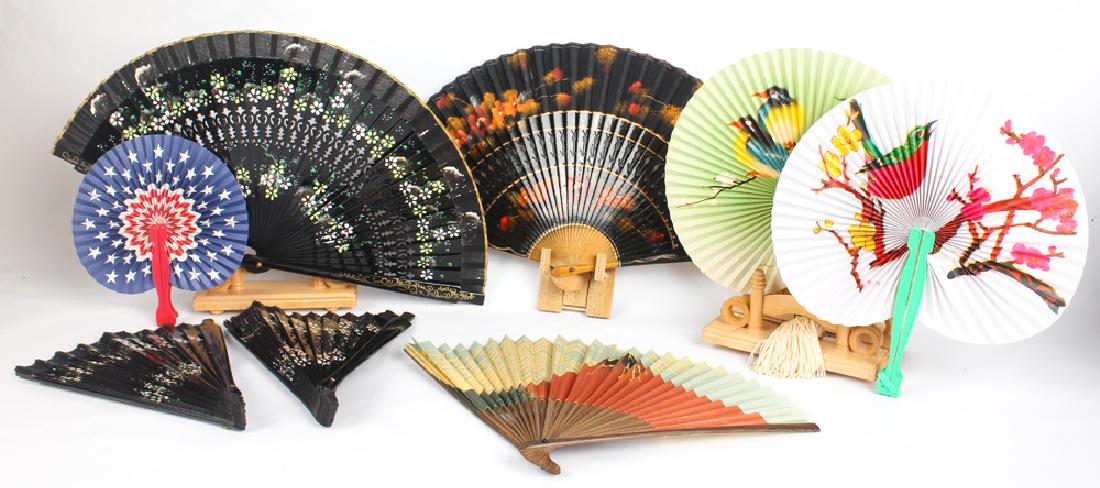 FOLDING HAND FANS WITH 4 WOODEN DISPLAYS (1 of 2)