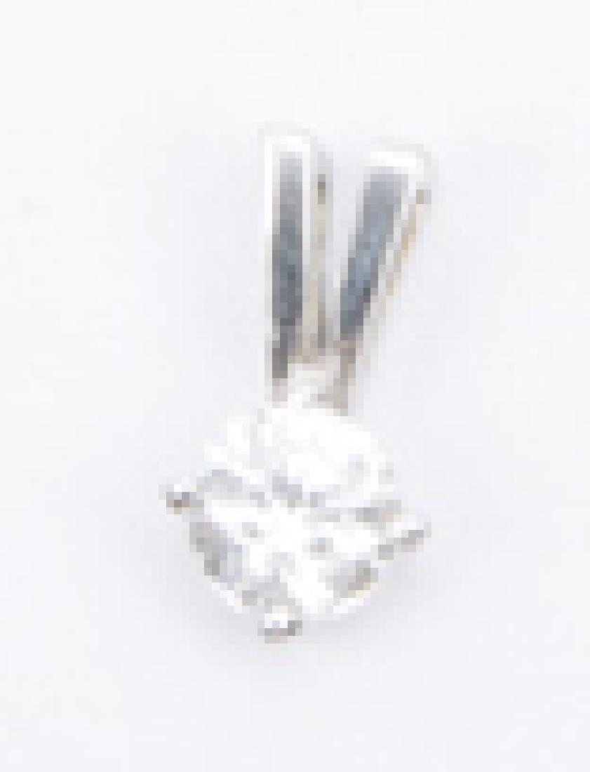 LADIES 14K WHITE GOLD MOISSANITE SOLITAIRE PENDANT: LADIES 14K WHITE GOLD MOISSANITE SOLITAIRE PENDANT Ladies 14k white gold solitaire necklace pendant, housing a .20ct round moissanite center stone. Weight: .40 grams Size: 10mm Shipping / Pickup: We C