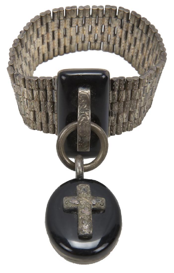 VICTORIAN LADIES STERLING SILVER MOURNING BRACELET (1 of 2)