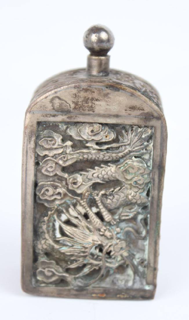 SILVER DRAGON DESIGN SNUFF BOTTLE (1 of 4)