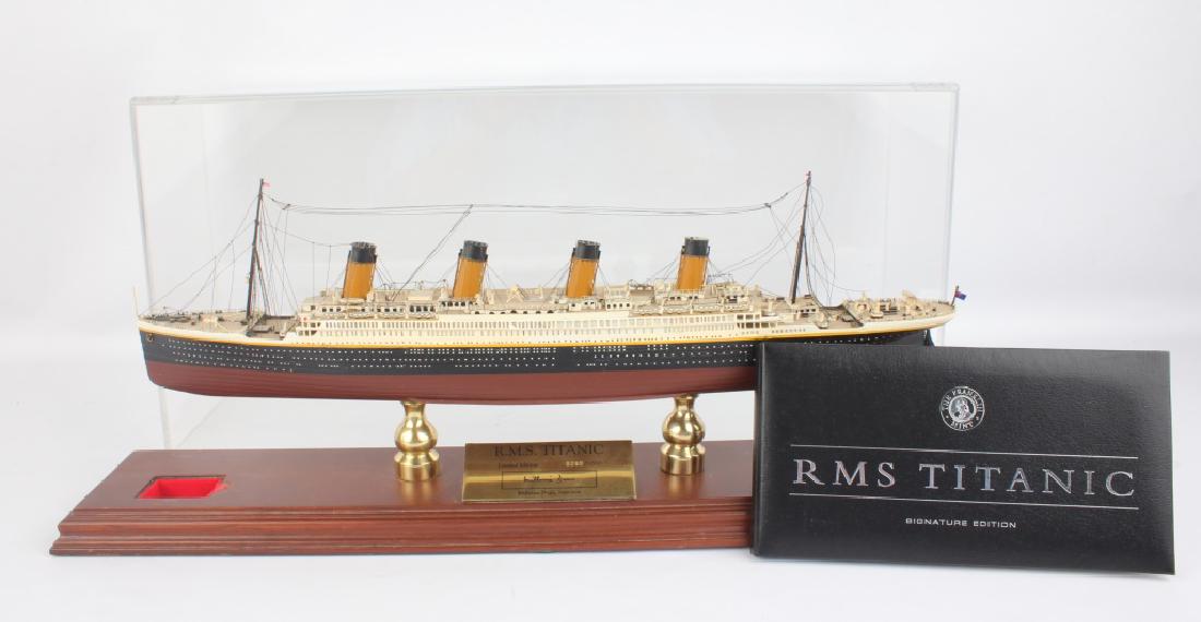 RMS TITANIC SCALE MODEL - FRANKLIN MINT (1 of 4)