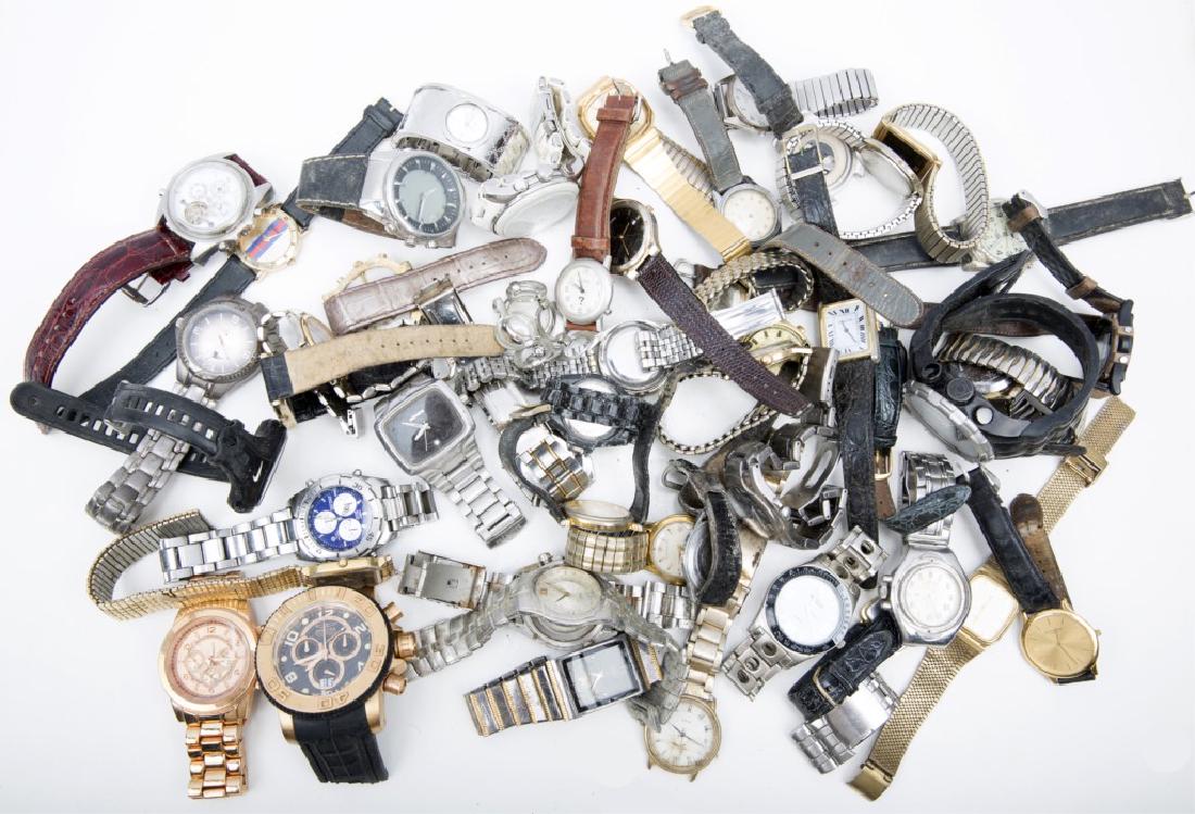 LARGE GENTLEMEN`S WRISTWATCH LOT -- 7LBS: LARGE GENTLEMEN`S WRISTWATCH LOT -- 7LBS Large mixed lot of men's modern and late 20th century wristwatches, varied brands and models. Weight: 7lbs Shipping / Pickup: We Can Ship This Item