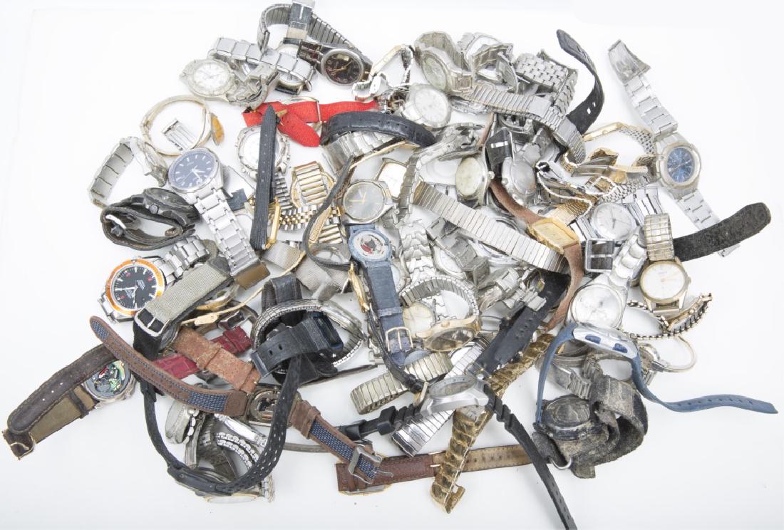 LARGE GENTLEMEN`S WRISTWATCH LOT -- 8LBS: LARGE GENTLEMEN`S WRISTWATCH LOT -- 8LBS Large mixed lot of men's modern and late 20th century wristwatches, varied brands and models. Weight: 8lbs Shipping / Pickup: We Can Ship This Item