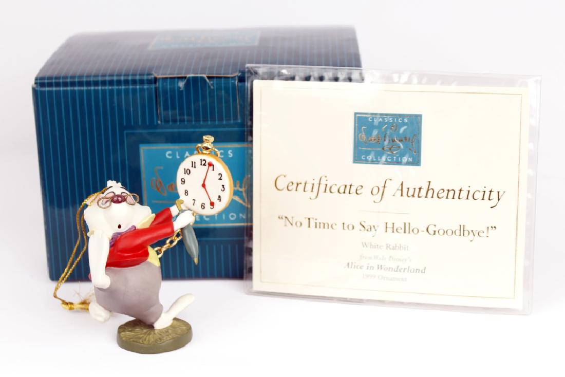 WHITE RABBIT ORNAMENT CLASSIC DISNEY COLLECTION (1 of 3)